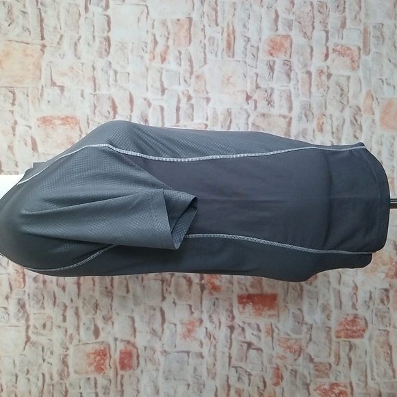 New Reebok Performance T-Shirt - Picture 6 of 11